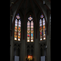 s-Hertogenbosch, Sint Janskathedraal, Buntglasfenster im Chor