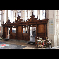 Zwolle, Grote of Sint Michaelskerk, Lettner zum Chorraum mit Kunstinstallation