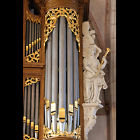 Zwolle, Grote of Sint Michaelskerk, Rechter Pedalturm mit Engelsfigur