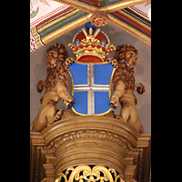 Zwolle, Grote of Sint Michaelskerk, Lwenfiguren und Wappen auf der Spitze des Orgelprospekts