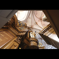 Zwolle, Grote of Sint Michaelskerk, Seitlicher Blick von der Orgelempore nach oben auf den Prospekt
