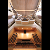 Claremont, United Church of Christ, SPieltisch mit Orgel perspektivisch