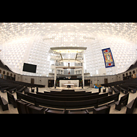 Garden Grove, Christ Cathedral ('Crystal Cathedral'), Innenraum in Richtung Altar und Hauptorgel (Chancel Organ)