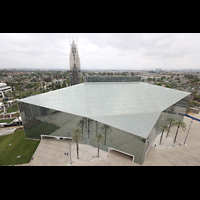 Garden Grove, Christ Cathedral ('Crystal Cathedral'), Blick aus der Tower of Hope-Kapelle auf die Kathedrale
