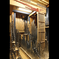 Los Angeles, Walt Disney Concert Hall, Pfeifen im Positiv (Cis-Seite), hinten: Pedalpfeifen