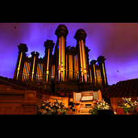 Salt Lake City, Mormon Tabernacle, Orgel mit Spieltisch und Chorbhne mit Effektbeleuchtung