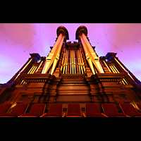 Salt Lake City, Mormon Tabernacle, Orgel perspektivisch mit Effektbeleuchtung