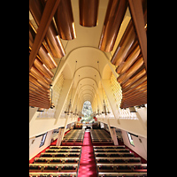 San Diego, First United Methodist Church, Blick entlang der Pfeifen der Festival Trumpet in die Kirche