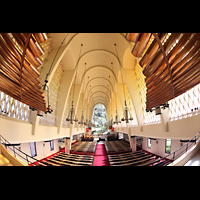 San Diego, First United Methodist Church, Blick entlang der Pfeifen der Festival Trumpet in die Kirche