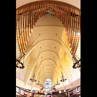 San Diego, First United Methodist Church, Blick entlang der Pfeifen der Festival Trumpet in die Kirche