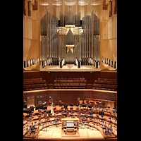 San Francisco, Louise M. Davies Symphony Hall, Orchesterbhne mit Spieltisch und Orgel
