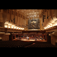 San Francisco, Louise M. Davies Symphony Hall, Blick von der Mitte rechts zur Orgel