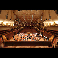 San Francisco, Louise M. Davies Symphony Hall, Blick von der Orgel auf die Orchesterbhne und in den Saal