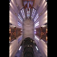 San Francisco, Grace Episcopal Cathedral, Blick ins Chorgewlbe mit Hauptorgelgehusen li+re und Bombarde-Division (Mitte)