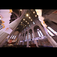 San Francisco, Grace Episcopal Cathedral, Seitllicher Blick ins Gewlbe mit Chorraum und Vierung
