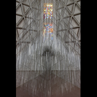 San Francisco, St. Mary's RC Cathedral of the Assumption, Baldachin aus dreieckigen Aluminiumstben von Richard Lippold