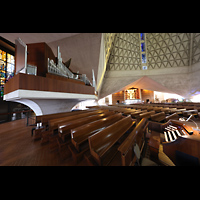 San Francisco, St. Mary's RC Cathedral of the Assumption, Blick ber den Spieltisch zur Orgel und zum Hauptportal