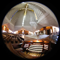 San Francisco, St. Mary's RC Cathedral of the Assumption, Blick ber den Spieltisch zum Hauptporta, zur Ostseite und in die Kuppel
