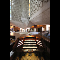 San Francisco, St. Mary's RC Cathedral of the Assumption, Blick vom Spieltisch zum Altar und in die Kuppel