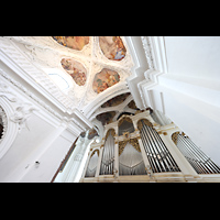 Kremsm�nster, Stiftskirche, Orgel von der Seitenempore aus gesehen
