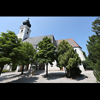 St. Georgen im Attergau, Pfarrkirche St. Georgen, Seitenansicht von S�dosten