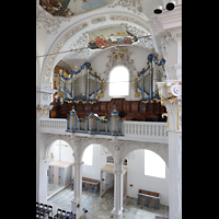 Disentis, Benediktinerkloster, Klosterkirche St. Martin, Blick von der Seitenempore zur Hauptorgel