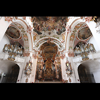 Einsiedeln, Benediktinerabtei, Querhaus mit Marienorgel (links) und Mauritiusorgel (rechts) und Chorraum