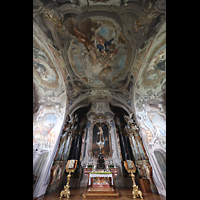 Einsiedeln, Benediktinerabtei, Oberer Chorraum mit Chororgel zu beiden Seiten und reichen Fresken