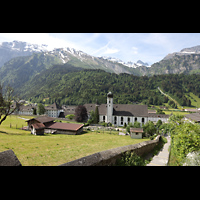 Engelberg, Klosterkirche, Blick von Norden vom Ende des Schulhauswegs auf das Kloster