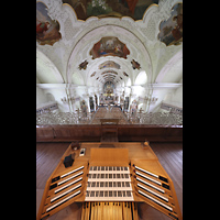 Engelberg, Klosterkirche, Spieltisch mit Blick in die Kirche