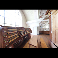 Engelberg, Klosterkirche, Blick vom vorigen Hauptorgelspieltisch seitlich an der Hauptorgel vorbei