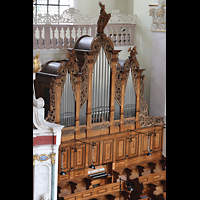 Engelberg, Klosterkirche, Blick vom Chorraum entlang von der rechten Seitenempore zur Chororgel