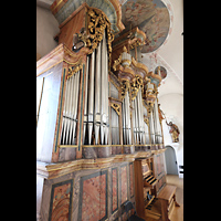 Lachen, Pfarrkirche Heilig Kreuz, Orgel mit Spieltisch seitlich