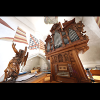 Luzern, Franziskanerkirche St. Maria in der Au, Blick �ber die Figur auf dem R�ckpositiv auf den Hauptprospekt mit Spieltisch