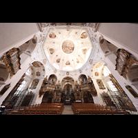 Muri, Klosterkirche St. Martin, Innenraum mit Evangelien- und Epistelorgel mit Blick in die Kuppel