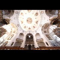 Muri, Klosterkirche St. Martin, Innenraum in Richtung Hauptorgel mit Blick in die Kuppel