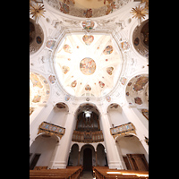 Muri, Klosterkirche St. Martin, Innenraum in Richtung Hauptorgel mit Blick in die Kuppel