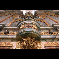 Muri, Klosterkirche St. Martin, Hauptorgelprospekt perspektivisch - Blick vom Spieltisch nach oben