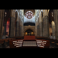 Praha (Prag), Katedr�la sv. V�ta (St. Veits-Dom), Mobiler Spieltisch im Langhaus mit Blick zur Hauptorgel