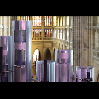 Praha (Prag), Katedr�la sv. V�ta (St. Veits-Dom), Spitzen des Prospekt-Prestant 32' von hinten mit Sponsoren-Schildern