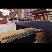 Praha (Prag), Katedr�la sv. V�ta (St. Veits-Dom), Pfeifen des Solo Chamade - hinten die Becher der Pedal-Posaune 16'