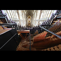 Praha (Prag), Katedr�la sv. V�ta (St. Veits-Dom), Blick �ber die Hauptwerkspfeifen und die Prospektpfeifen ins Langhaus