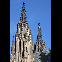 Praha (Prag), Katedr�la sv. V�ta (St. Veits-Dom), Turmspitzen der Westfassade seitlich