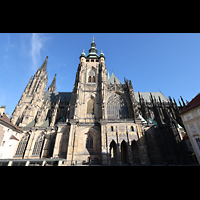 Praha (Prag), Katedr�la sv. V�ta (St. Veits-Dom), Ansicht von S�den mit S�dturm, goldenem Gitter und s�dlichem Querhaus