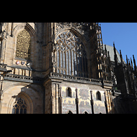 Praha (Prag), Katedr�la sv. V�ta (St. Veits-Dom), Goldenes Gitter und S�dquerhausfassade mit Strebewerk des S�dchors