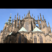 Praha (Prag), Katedr�la sv. V�ta (St. Veits-Dom), Chor mit Strebewerk und Blick auf den S�dturm