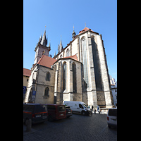 Praha (Prag), Matka Bo�� pred T�nem (Teyn-Kirche), Blick von der T�nsk� ulicka seitlich auf den Chor und die T�rme