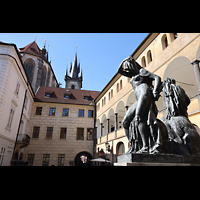 Praha (Prag), Matka Bo�� pred T�nem (Teyn-Kirche), Blick vom T�n-Platz zur Kirche