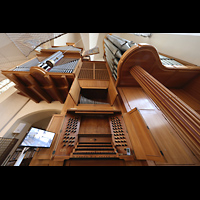 Bonn, Kreuzkirche, Orgel mit Spieltisch perspektivisch