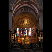Bonn, M�nster St. Martin, Chorraum mit Buntglasfenstern